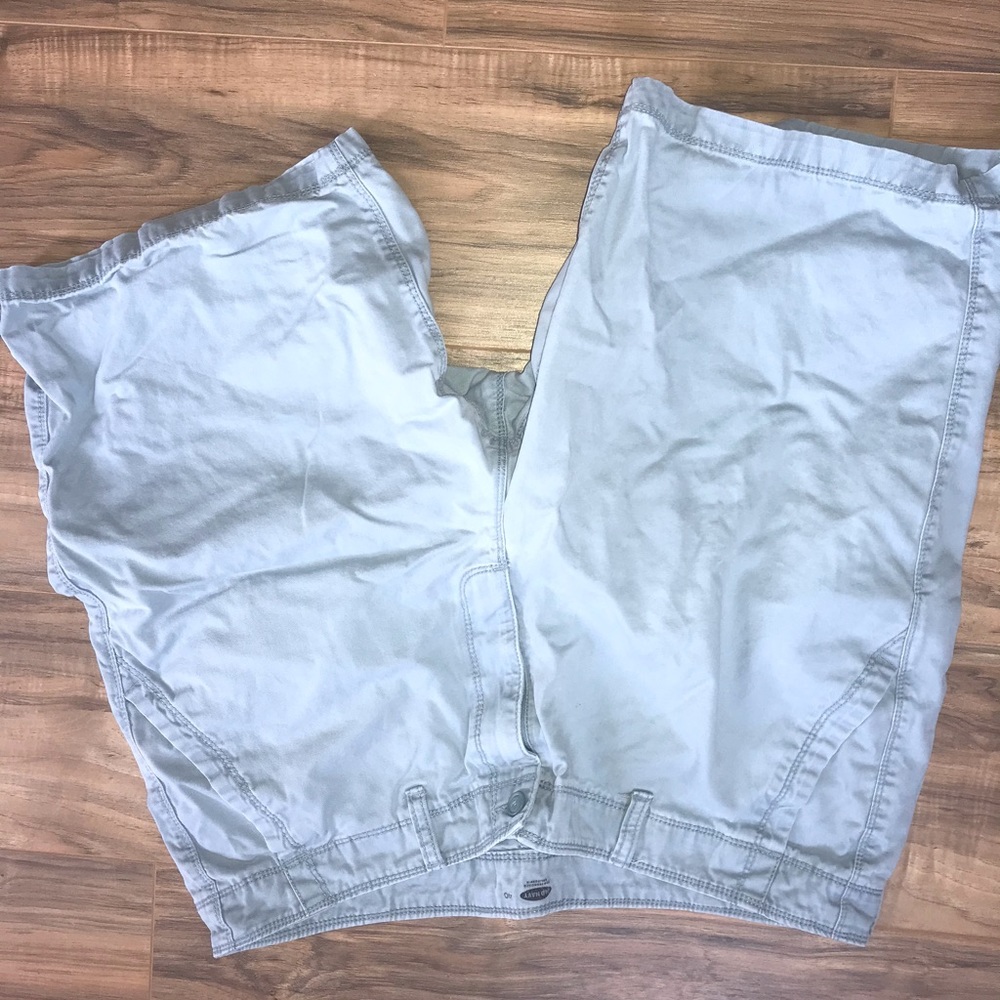 Vintage well worn khaki shorts old navy brand 40w